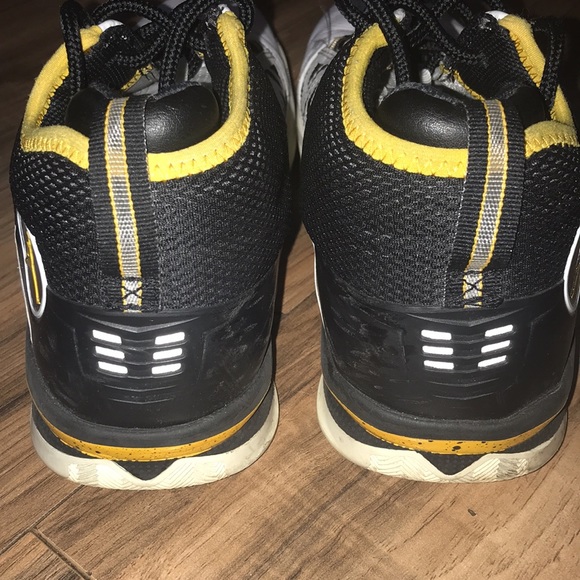 Nike Air Jordan Chris Paul 2010 white black and yellow size 10.5 - Picture 3 of 7